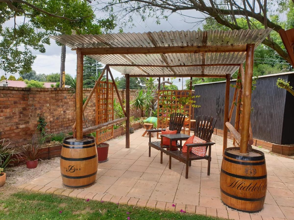 The Lazy Grape Guest Lodge & Spa Benoni Exterior foto