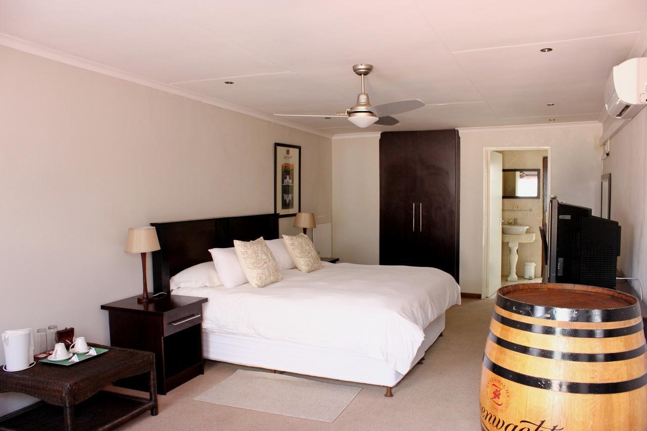 The Lazy Grape Guest Lodge & Spa Benoni Exterior foto
